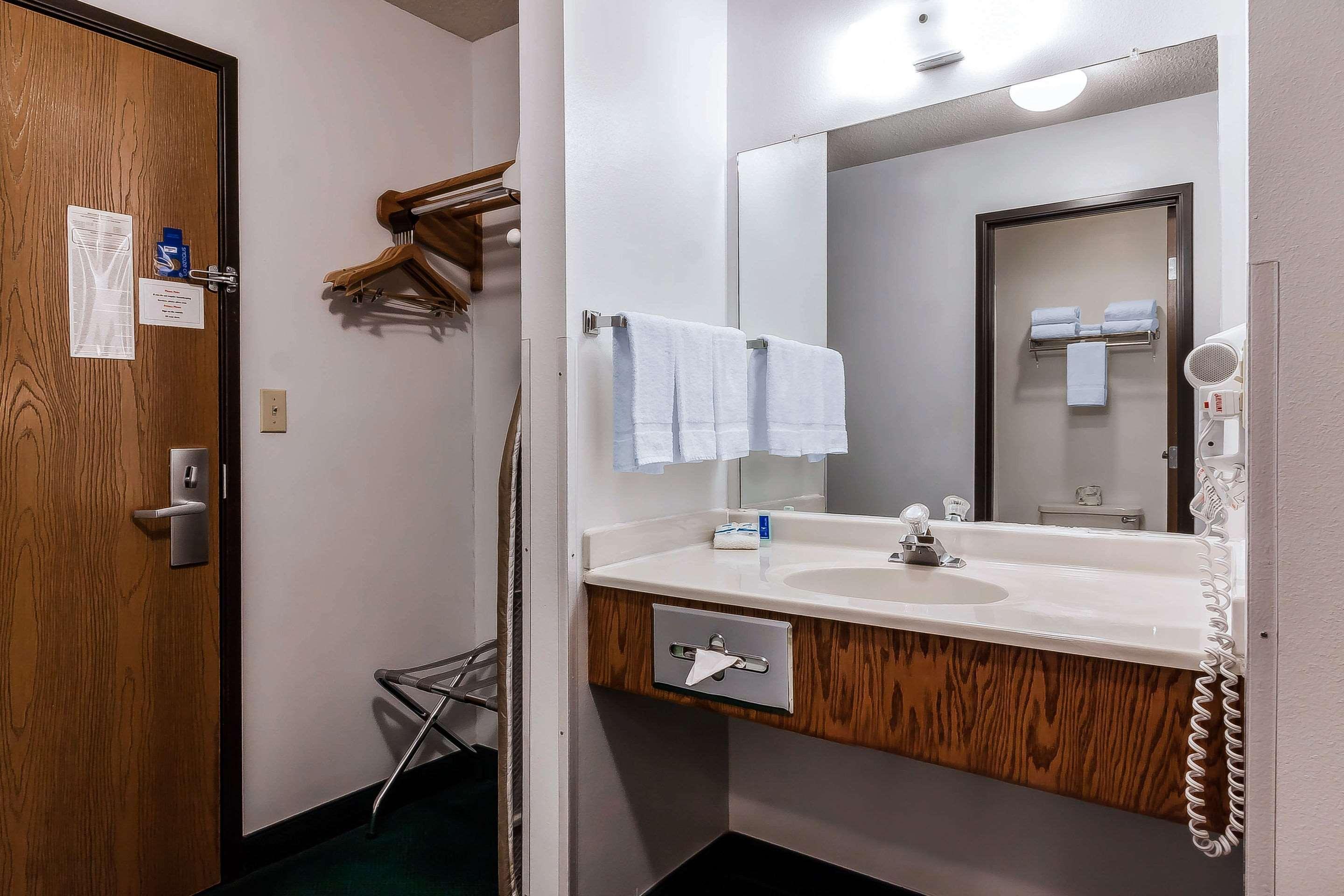 Rodeway Inn Holdrege Εξωτερικό φωτογραφία